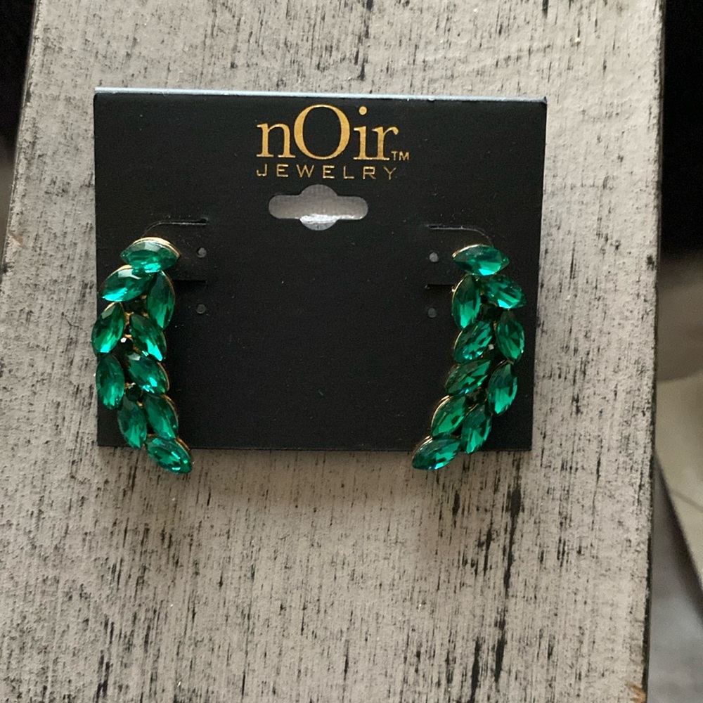 Noir earrings!! NWT